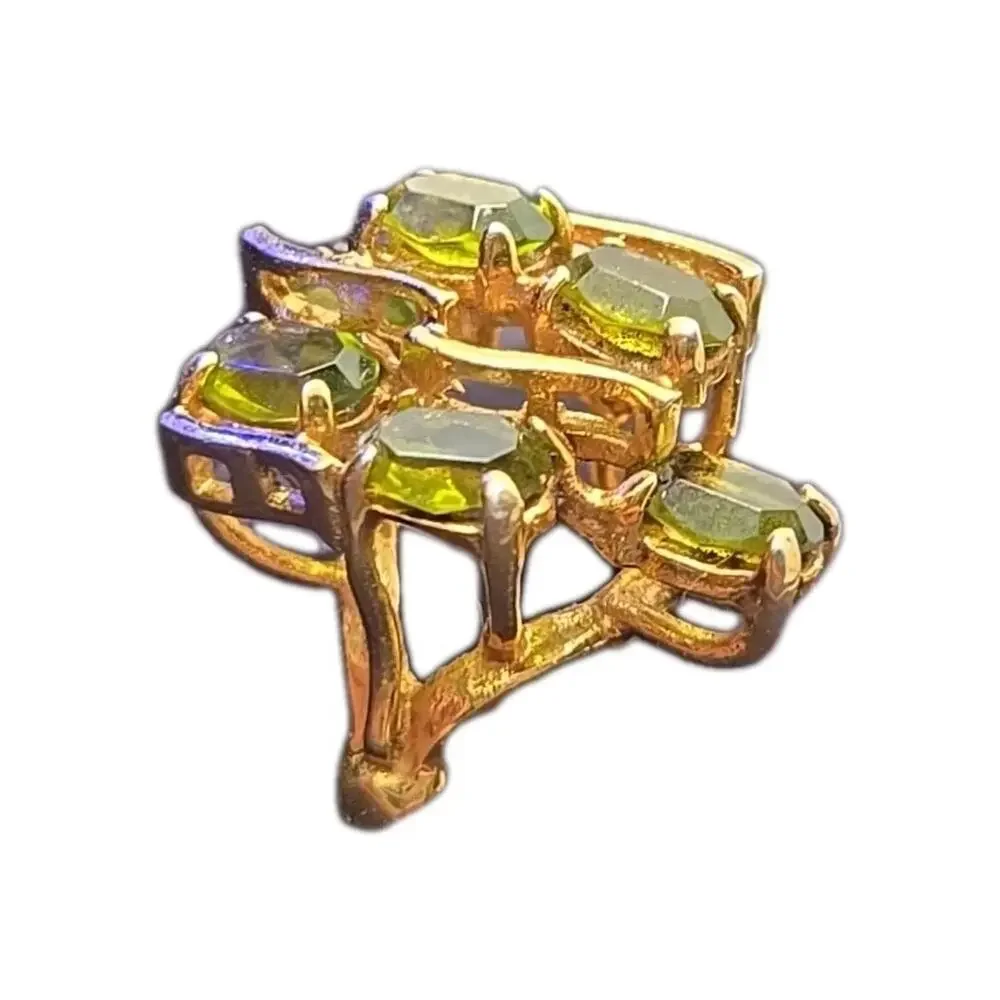 Vintage 18 K HGE Cocktail Ring Size 4 with Simulated Peridot Rhinestones Size 4